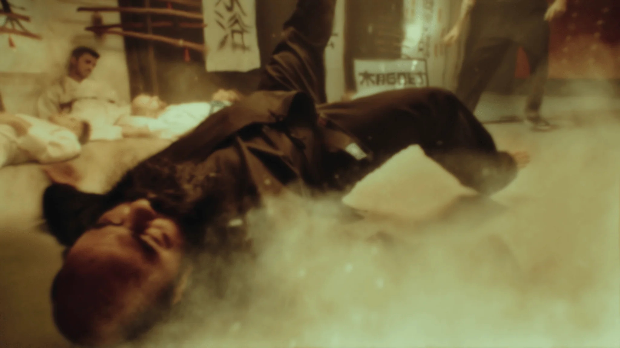 BEGE - BRUCE LEE still 12